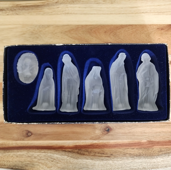 Vintage Roman Innovation Frosted Glass Nativity Scene Set of 6 with Box - Picture 5 of 15